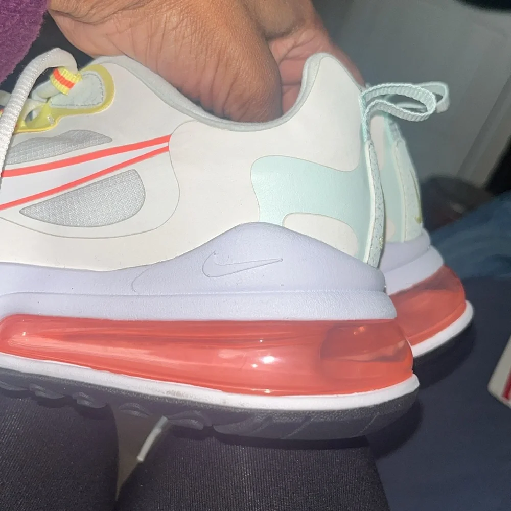 EUC Nike Wmns Air Max 270 React 'Pale Ivory' - Sz 10
